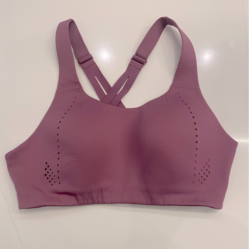 LuluLemon Sports Bra 36C full coverage - Excellent condition